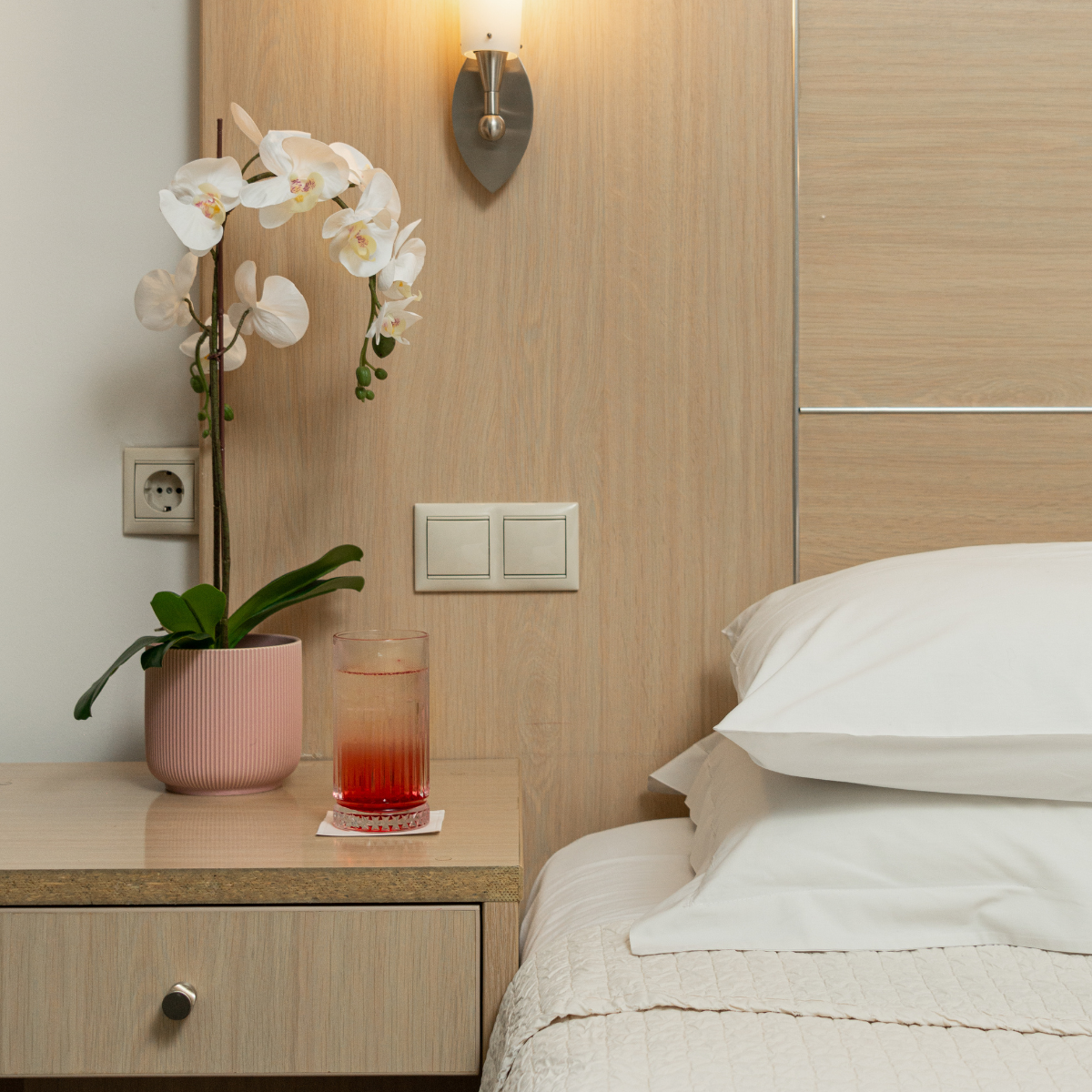 
El Greco Hotel Leafoffer 1200 X 1200