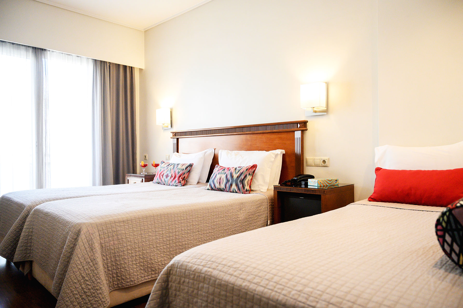 
El Greco Hotel Thessaloniki Triple Room twin bed and single bed