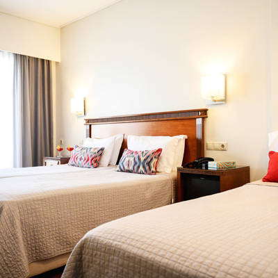 El Greco Hotel Thessaloniki Triple Room twin bed and single bed
